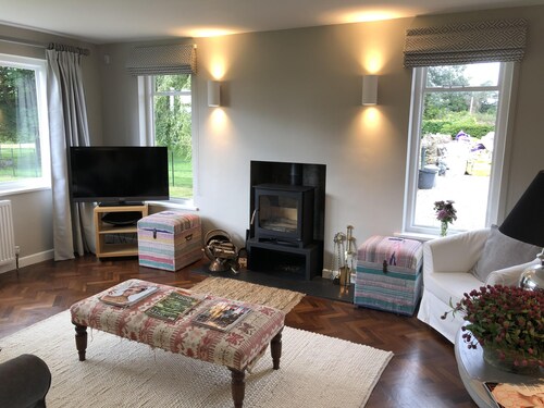 Holidays, Weekend breaks comfy Cotswold base. Long term let for lockdown