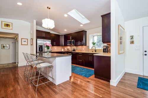 The Five Eleven - Three Bedroom House, Sleeps 8