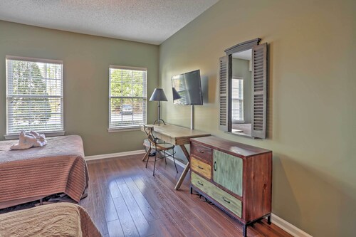 Condo On Golf Course w/ Pool - 10 Mi to Boardwalk!