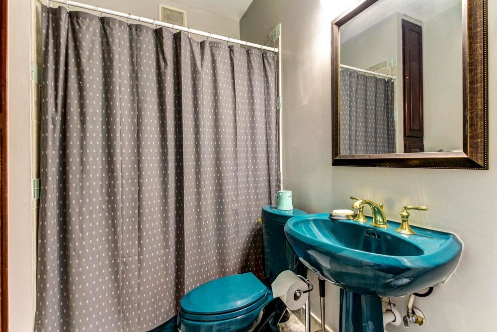 House, 3 Bedrooms - Bathroom