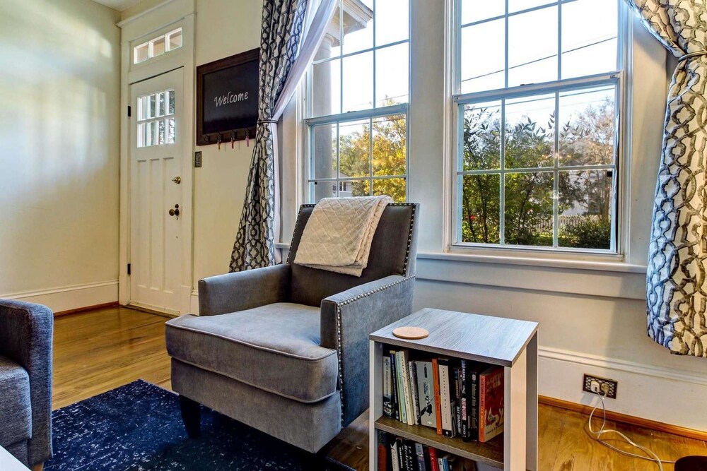 House, 3 Bedrooms - Living Area