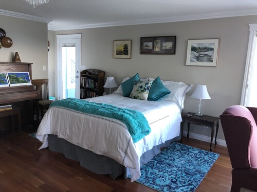 Big Vista Panoramic Luxury Oceanview Suite