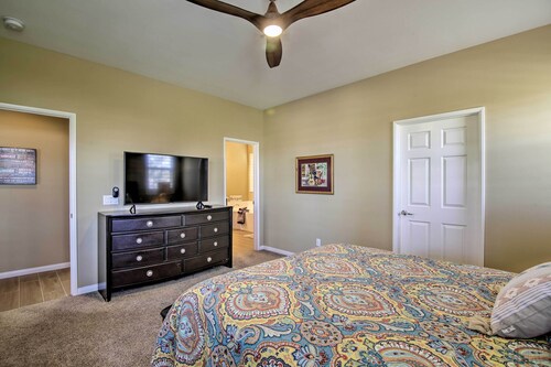 Indio Retreat w/ Resort Pool - Walk to Coachella!