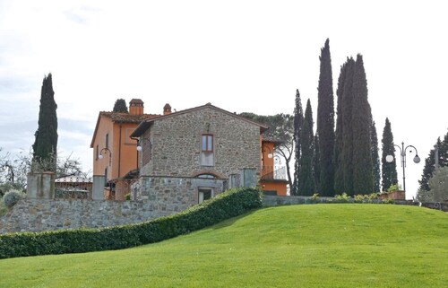 former homestead in the middle of olives and forest just 10 minutes from the center of Florence