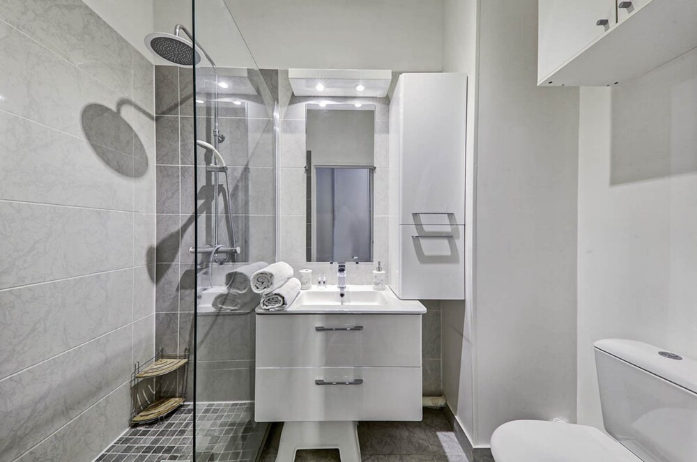 Apartment - Bathroom
