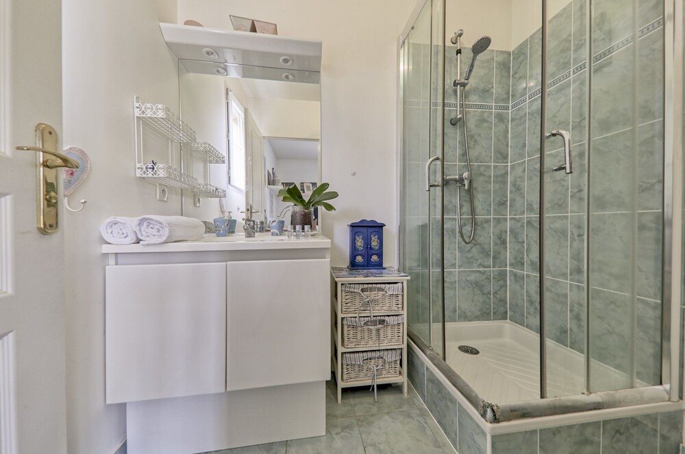 House - Bathroom