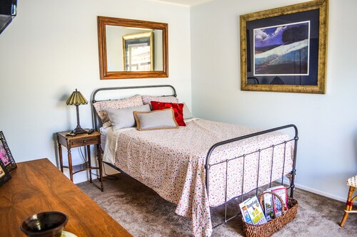 Beach Town Home, Reasonable Rates, 1 Mile from Beautiful Beach in Surf City USA