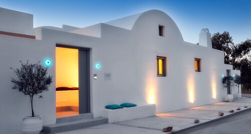 Traditional Villa with Private Heated Pool