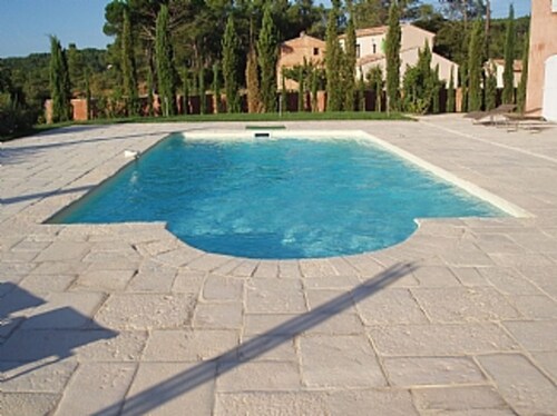 Villa exceptionnelle située en Provence pour 8 personnes avec piscine