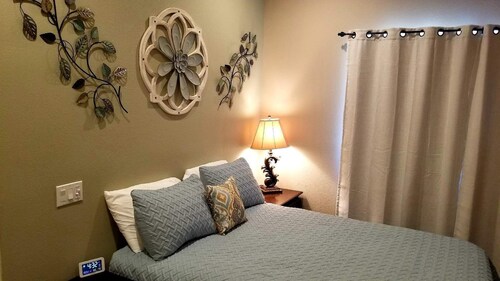 Location, Location , Location: Gorgeous, Clean, Private Casita w/Patio
