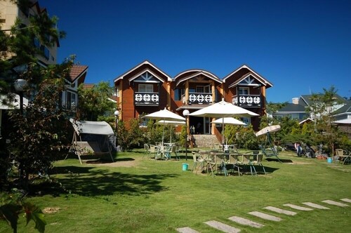 Sea of Clouds Vacation Villa