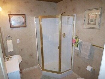 House, 2 Bedrooms - Bathroom