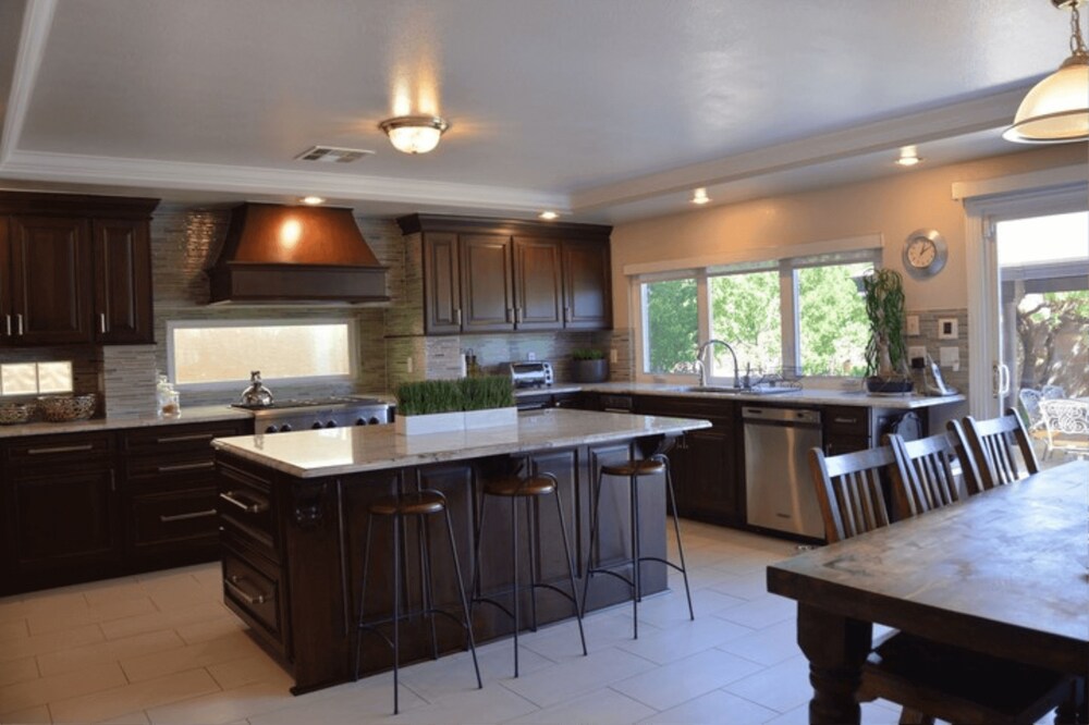 Villa (5 Bedrooms) - Private Kitchen