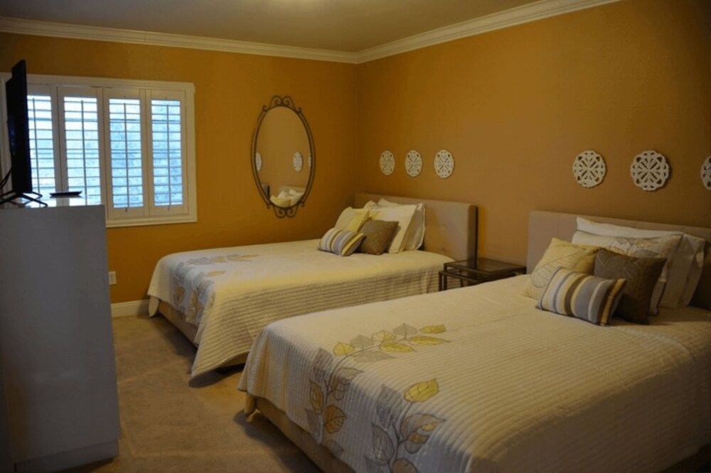 Villa (5 Bedrooms) - Room