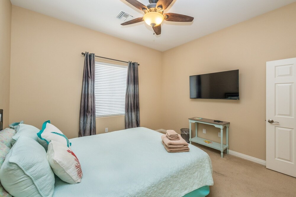 Villa (Multiple Bedrooms) - Room