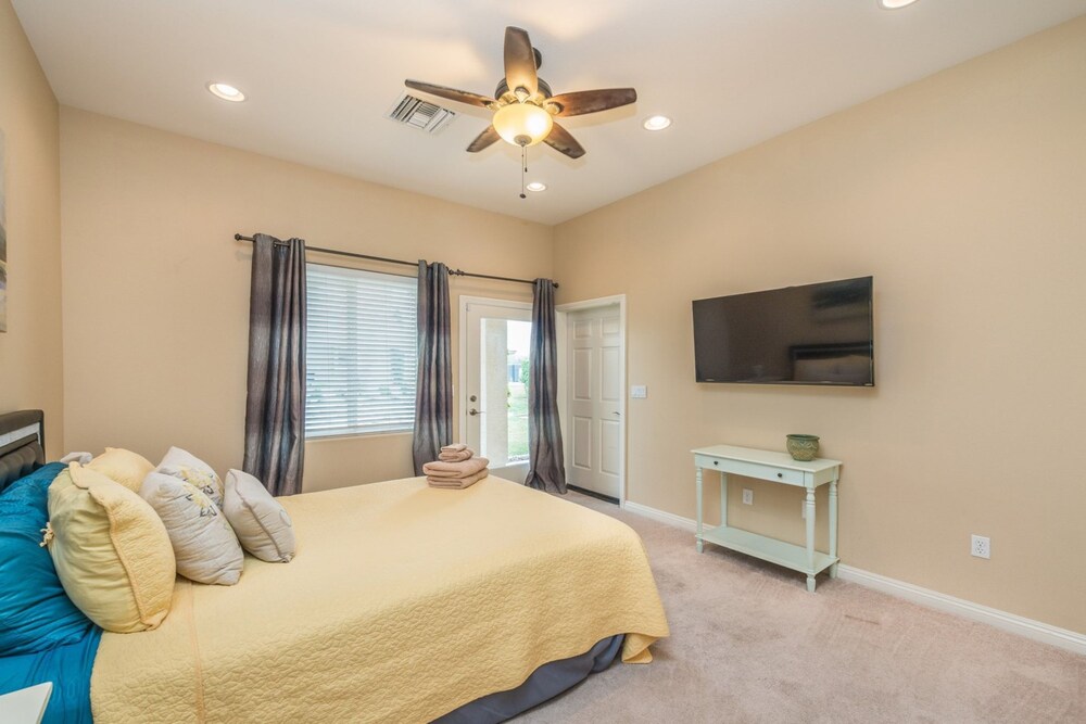 Villa (Multiple Bedrooms) - Room