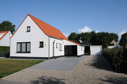 Holiday home "Villa Karin" in a very quiet location on the Belgian coast