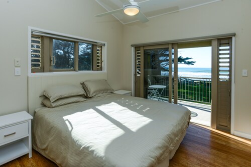 On the beach, fully equipped new unit with disabled access at the Marine Reserve