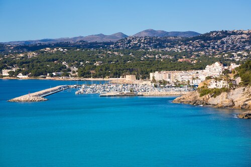 Luxury apartment located in Moraira Club, 200 m from the center of Moraira.