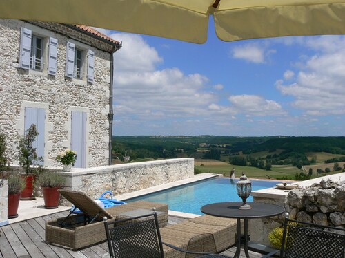 Appartement de charme et caractère dans un village typique du Sud Ouest France