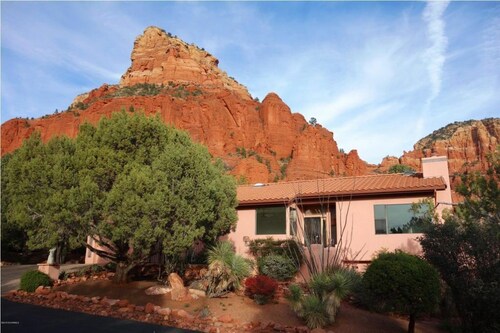 Mystic Mountain Red Rock views and private serene property.