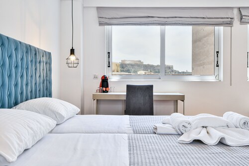 Aeolos Luxury Suites