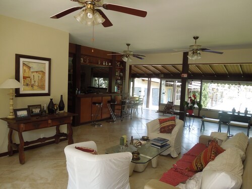 House on the Canal - Bracuhy - Angra dos Reis / RJ