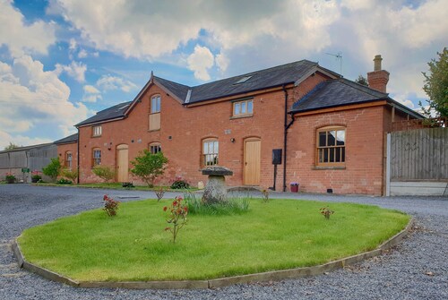 Broad Iron Cottage - Peace and tranquillity in a beautifully converted barn