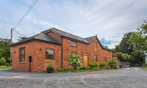 Varden House - Peace and tranquillity in a beautifully converted Victorian barn