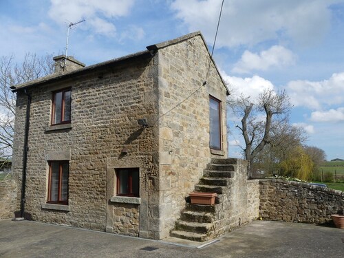 The Bothy - Detached Listed cottage one mile from Barnard Castle, Pet Friendly