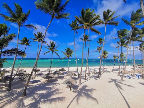 TrueCost Caribbean Paradise