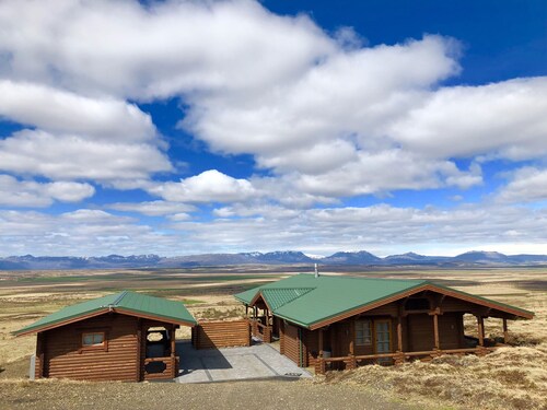 NEW ♥ Golden Circle★ Views★Hot tub★Sauna★Fireplace