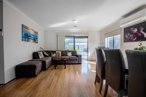 Point Cook Home With a Lovely View in Salt Water
