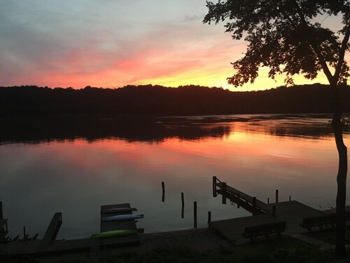River Getaway-piece of heaven close to the city