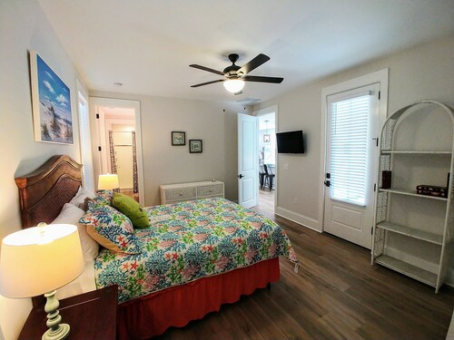 Ideal Location for marine graduation or lowcountry getaway!