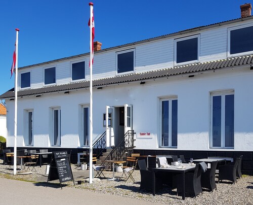 Tante Tut & Onkel E Hotel