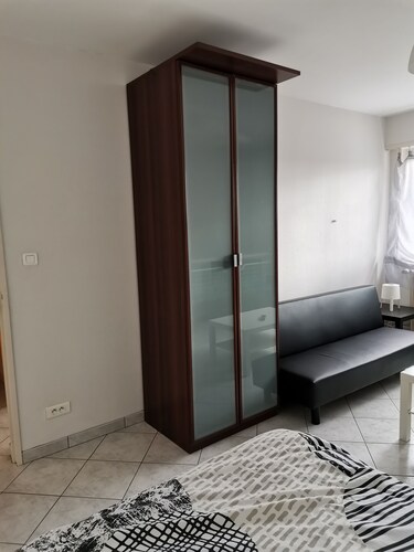 Charmant 1 pièce,cuisine ,salle de bains de 35 m2 dans residence trés calme.