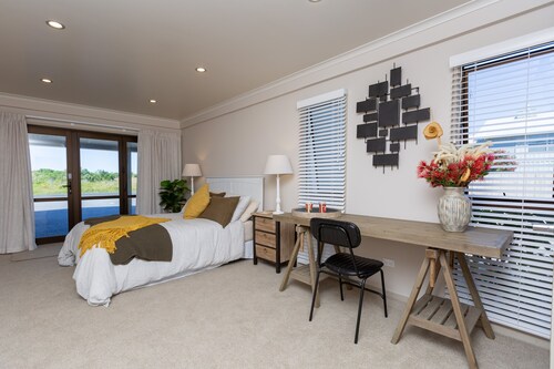 2 bedroom ground floor apartment