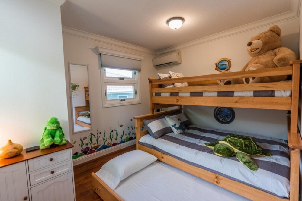 House, 4 Bedrooms - Room