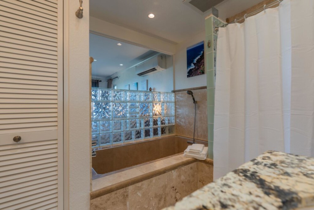House, 4 Bedrooms - Deep Soaking Bathtub