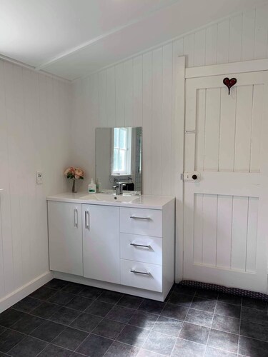 Charming Country Cottage in a very quiet setting