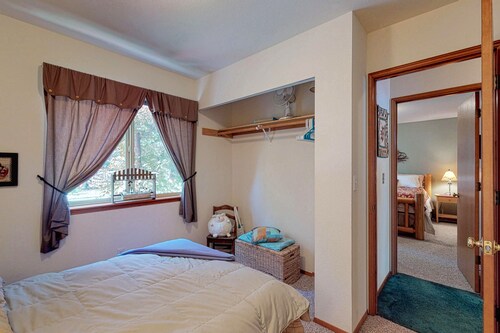 Waterfront, family friendly home w/ dock & kayaks - dogs welcome!