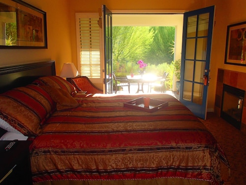 View! View! Studio GroundLevel,10 Pools, WIFI, Pets OK