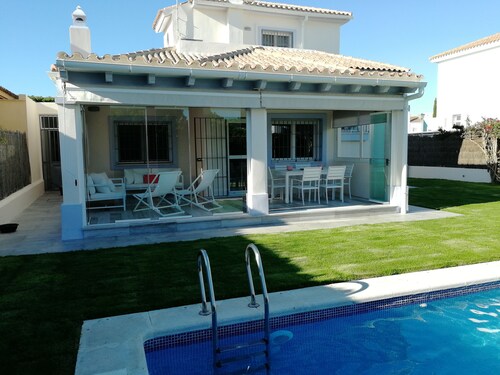 Vistahermosa c pool next to P Sherry and beach