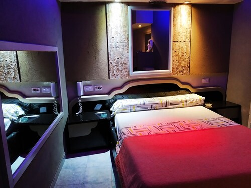Hotel FM - Adults Only