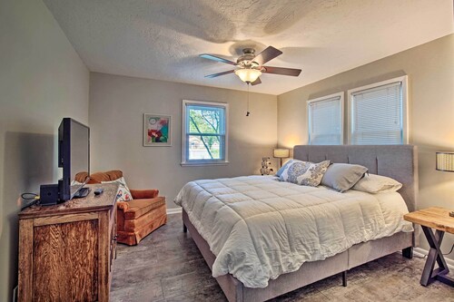 Cute Emporia House - Mins to Downtown & ESU!