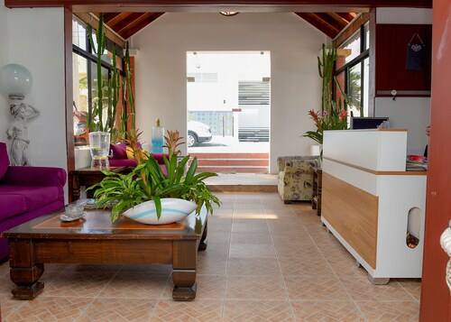 Onyx Aparta Hotel