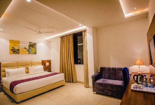 Hotel Ten Square