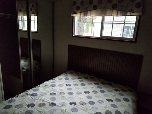 Cottage living, resort lifestyle setting, Perfect for family of 4-6 with a dog