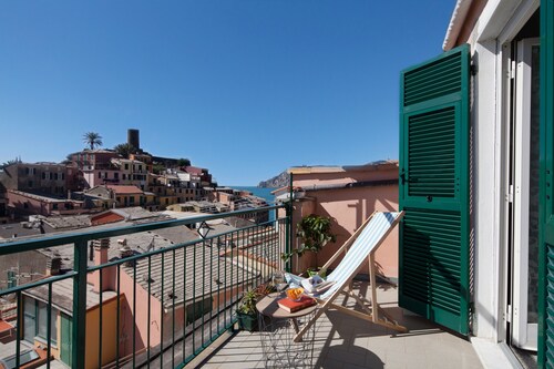 Casa Colomba in Vernazza, terrace with sea view 011030-LT-0106